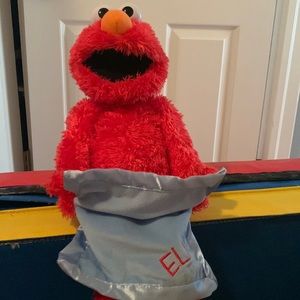 Peek a boo Elmo